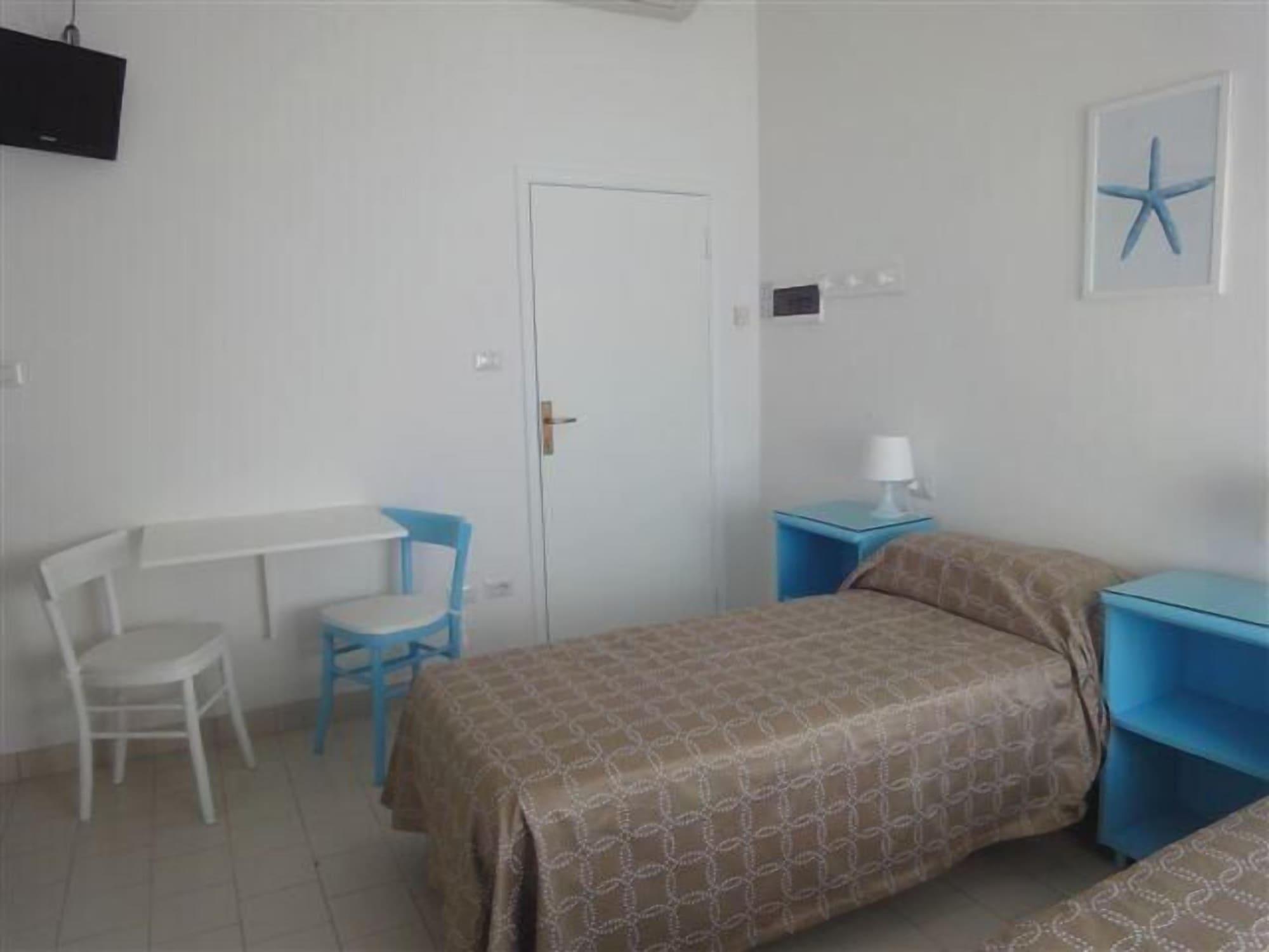 Stella Marina Hostel *